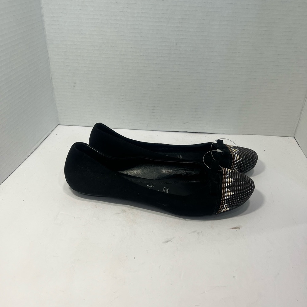 Chic Black and Gold Women's Flats